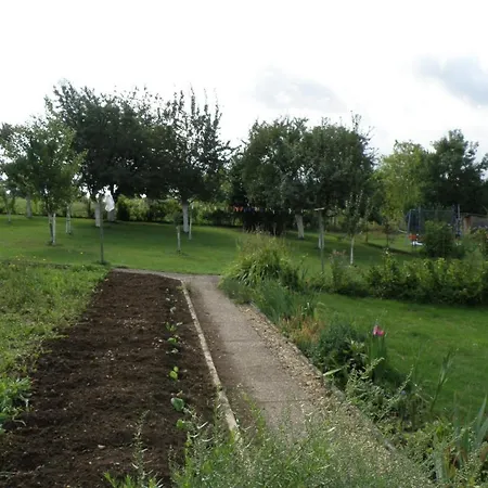 D'hotes Le Pavillon Du Charme Bed and breakfast 3*