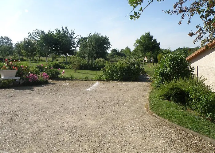 D'hotes Le Pavillon Du Charme Bed & Breakfast 3*