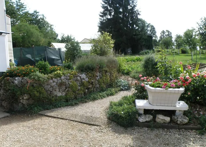 D'hotes Le Pavillon Du Charme Bed & Breakfast 3*